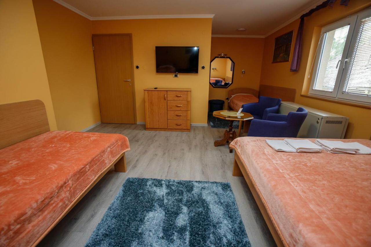 Guest House Mali Hotel Subotica Exterior foto