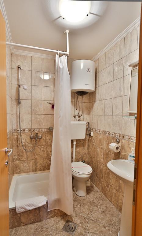 Guest House Mali Hotel Subotica Exterior foto